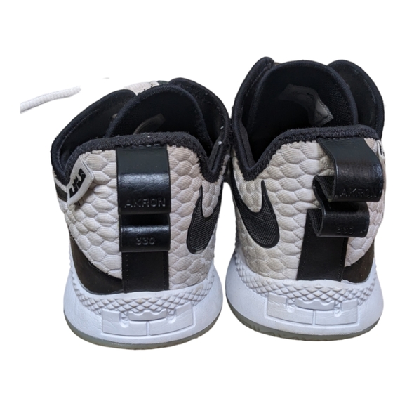 Nike LeBron Witness III PRM Akron 330 black white basketball shoes EUC Men's 11 - Picture 2 of 8